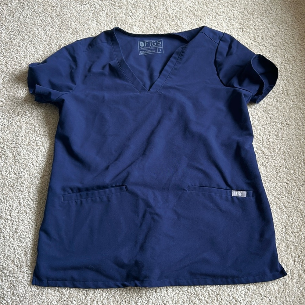 figs scrub top